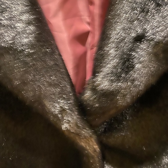 Tapemeasure Brand Cropped Faux Fir Jacket. Size XL - Picture 3 of 4